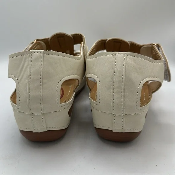 Shibever cream and tan closed toe wedge sandals, size 38 (7) - Picture 7 of 7